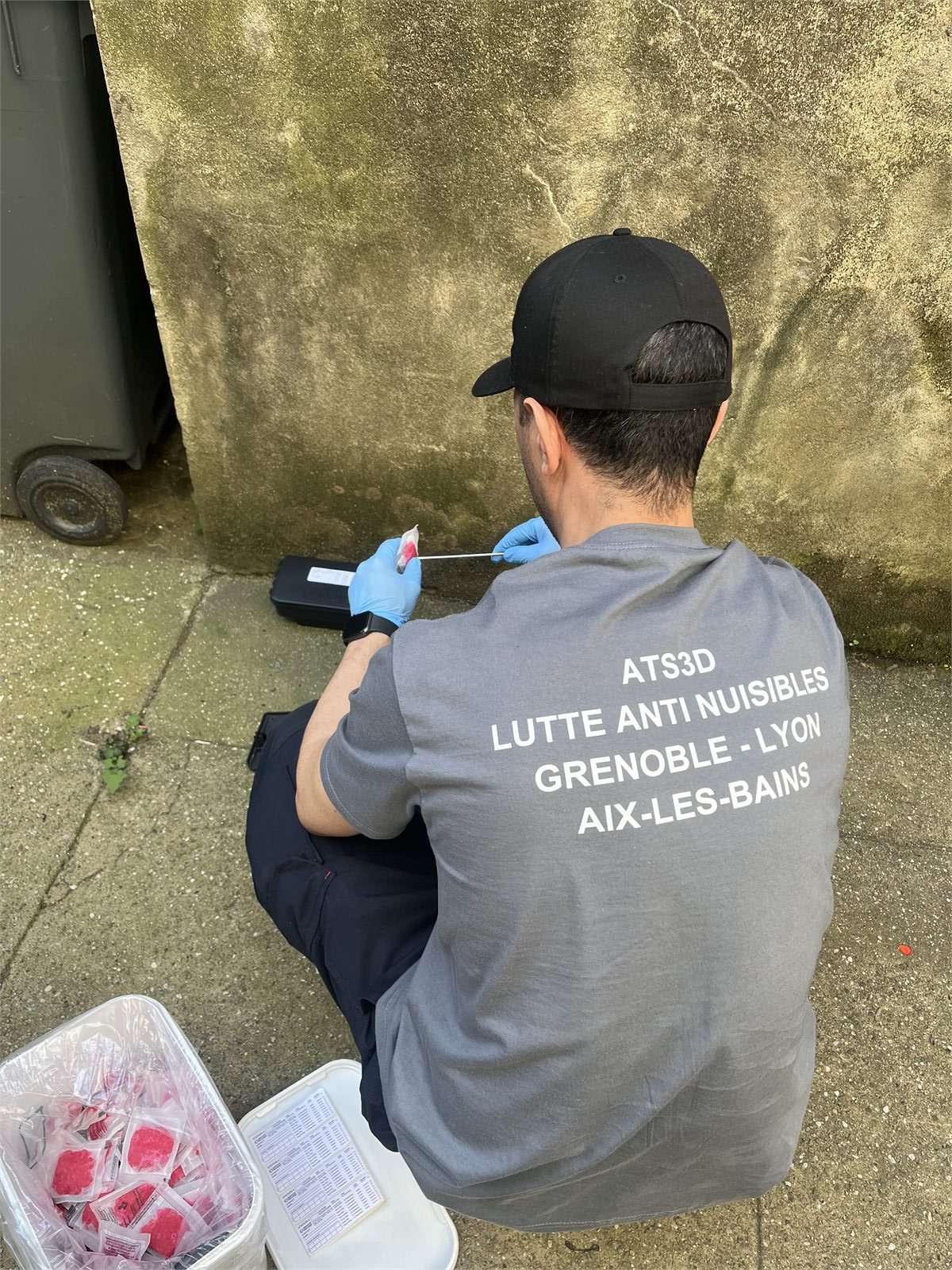 Pose d'appâts rodonticides sécurisés par technicien ATS3D Lyon